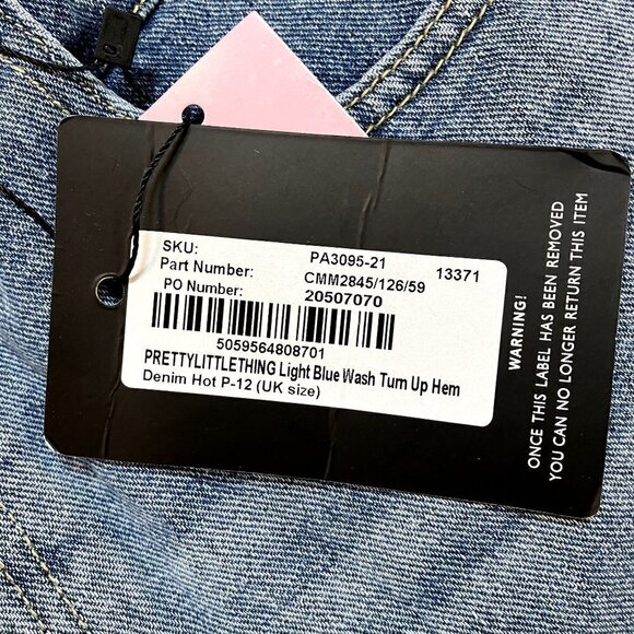 Pretty Little Thing NWT Light Blue Wash Turn Up Hem Short  Size 8 (UK Size 12) - Picture 2 of 7